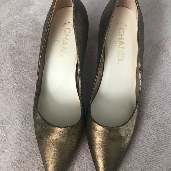Chanel Bronze Gold Heels - Picture 1 of 6